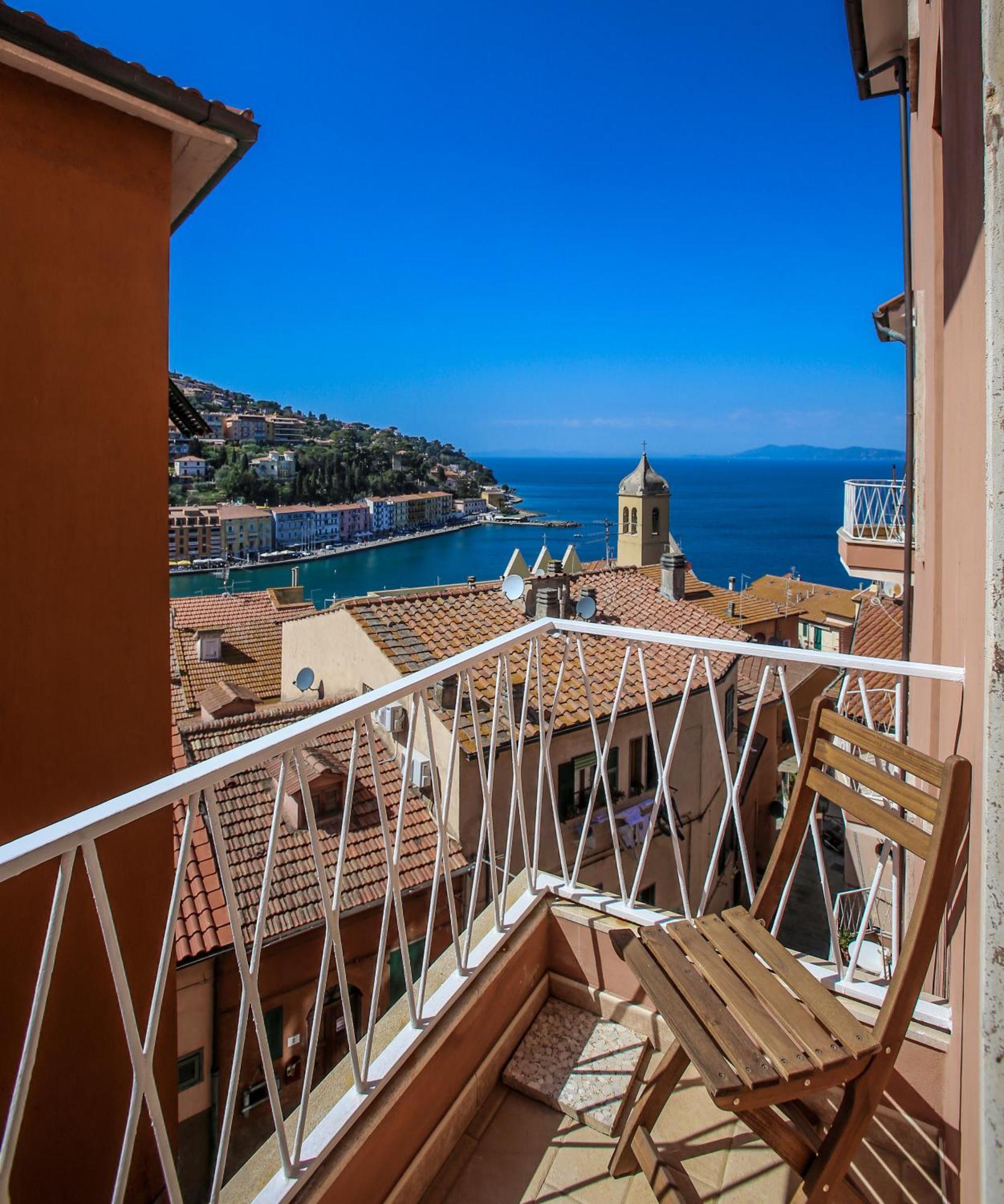 Your Seaside Flat Порто Санто Стефано Екстериор снимка